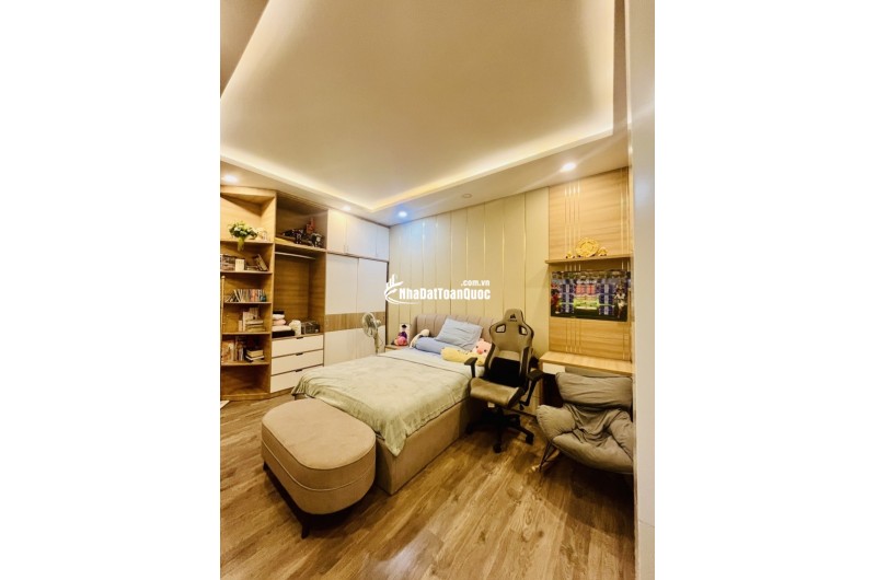 Bán Biệt Thự Mini 159 m2, 3 tầng, đường N10, P. Phú Hữu, Q.9, 159m², giá 23 tỷ