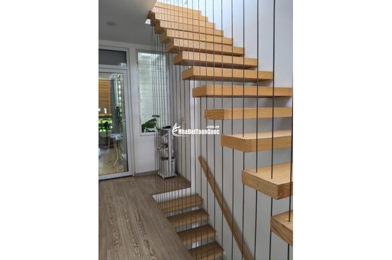 Bán nhà 4 tầng, 66m², 4PN, 4WC, Q.9, 9,05 tỷ, sổ hồng
```
