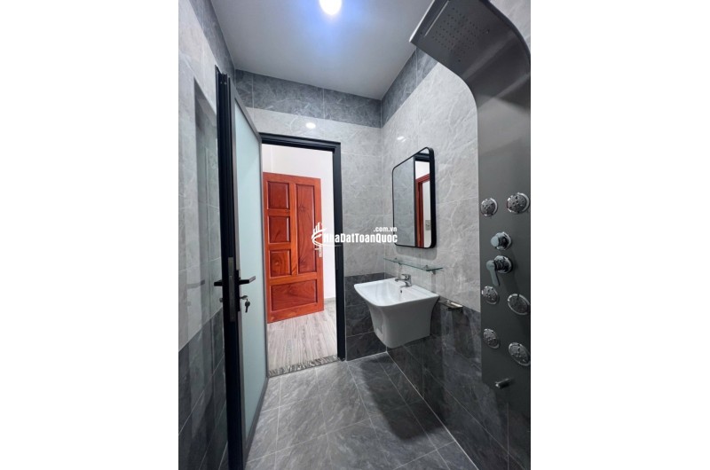 Bán nhà 4 tầng, 68m², 5PN, 5WC, Linh Đông, Thủ Đức - 8.65 tỷ