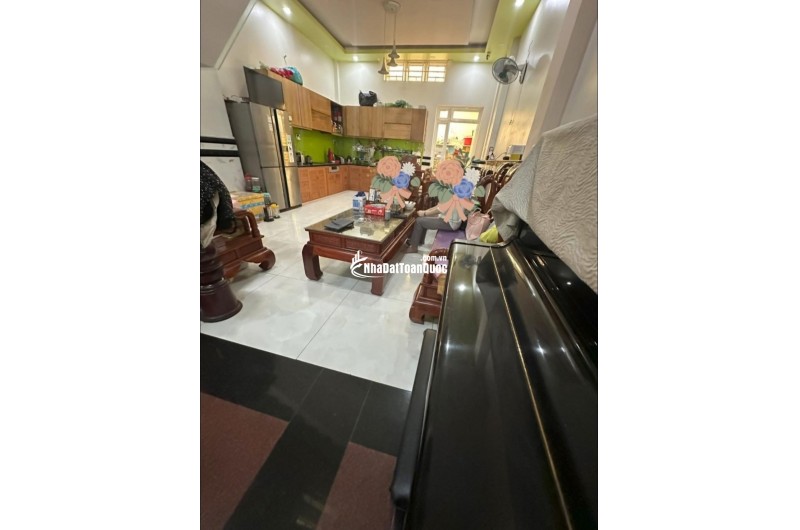Bán nhà mặt phố Thủ Đức, 105m2, 4 tầng, 15.1 tỷ, sổ hồng