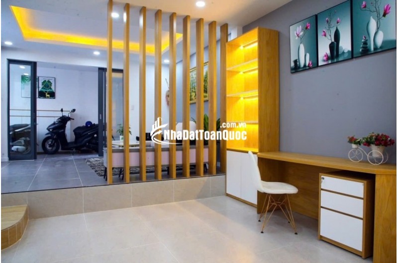 Bán nhà 100m², 2 tầng, 3PN, 3WC, 8.8 tỷ, Nguyễn Văn Đậu, P.11, Bình Thạnh