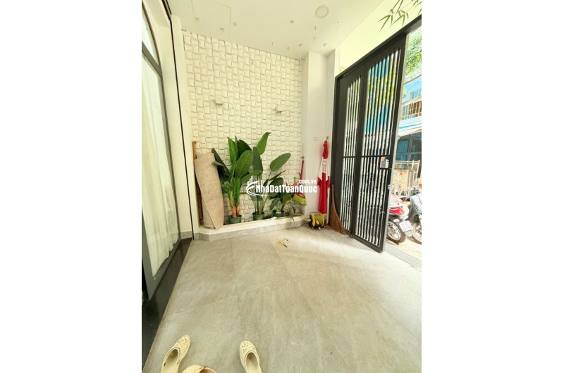 BÁN NHÀ HXH BA THÁNG HAI - 56m2 - 5 TẦNG - NHÀ MỚI BAO ĐẸP, LH:0908728638