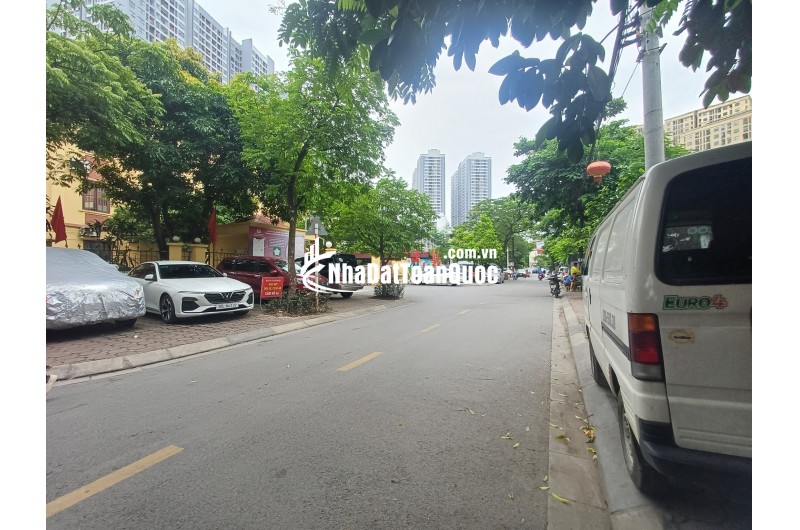 NHÀ LĨNH NAM MỚI TIN- THANG MÁY NHẬP- MT RỘNG-5 TẦNG -7.19 TỶ 
