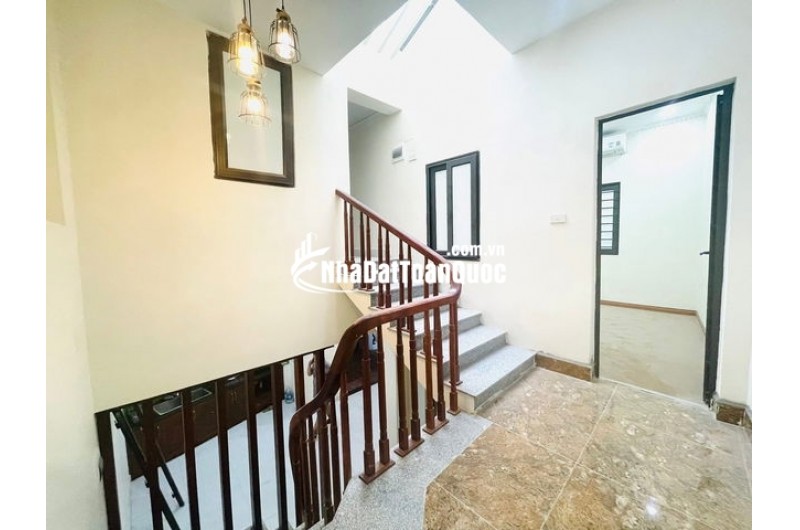 RẺ NHẤT THÁI THỊNH ĐỐNG ĐA 7.8 TỶ 51M NGÕ NÔNG VÀI BƯỚC RA MP THÁI THỊNH, CHỈ VIỆC XÁCH VALI VỀ Ở