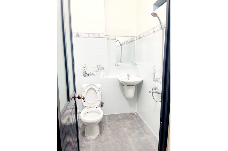 Bán nhà mặt phố Trịnh Hoài Đức, Q.9, 52m², 2 tầng, 4.5 tỷ, sổ hồng