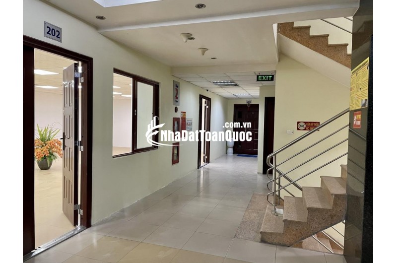 40 và 43m2 văn phòng cho thuê tại số 18 ngõ 11 thái hà. lh chủ nhà
