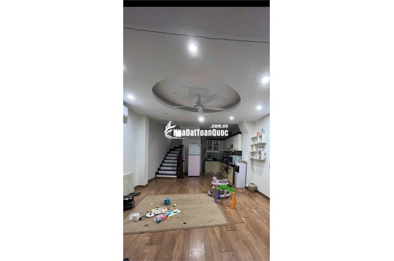 Bán Nhà 4 Tầng An Dương Vương – Tây Hồ – 42m², MT 4.2m – Ô Tô Đỗ Cửa – Chỉ 8.7 Tỷ!