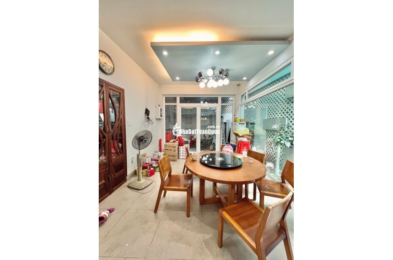 Bán nhà 3 tầng, 175m², 3PN, 4WC, Linh Đông, Thủ Đức - 16.8 tỷ