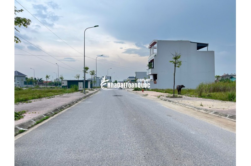 Cần bán gấp đất ngay TT  thị xã Nghi Sơn, Thanh Hóa, DT 108m2 đường 15.5m  giá chỉ 1 Tỷ.