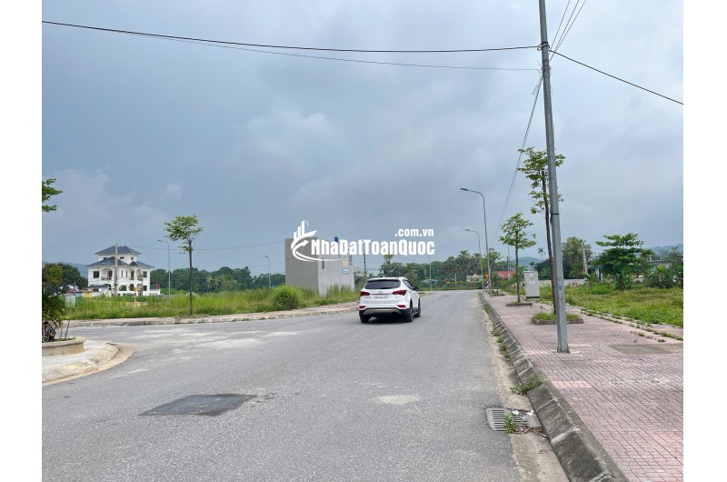 Cần bán gấp đất ngay TT  thị xã Nghi Sơn, Thanh Hóa, DT 108m2 đường 15.5m  giá chỉ 1 Tỷ.