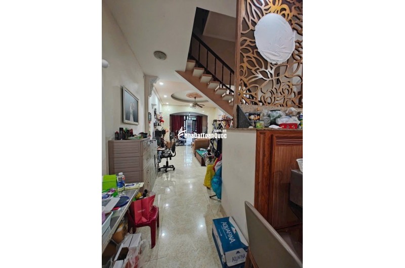 Bán nhà mặt phố Q.9, 77m², 7.4 tỷ, 3PN, sổ hồng