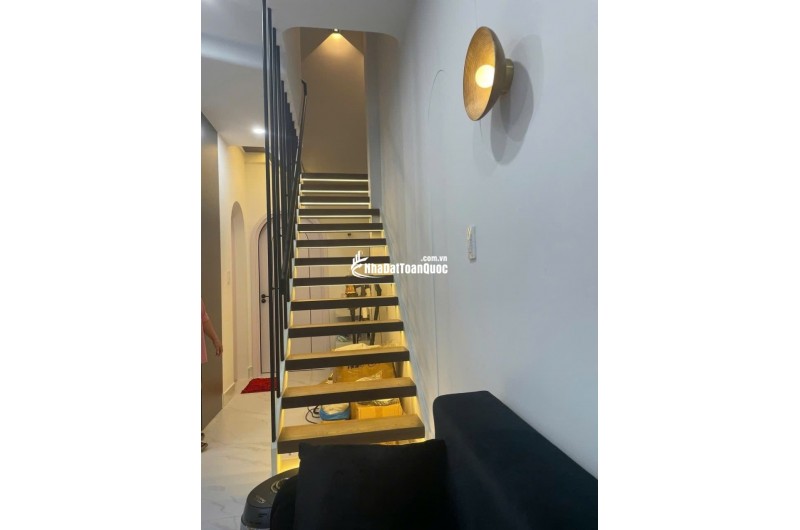 Bán nhà 56m², 2 tầng, 3PN, 3WC, Q.9, 4.69  tỷ, sổ hồng