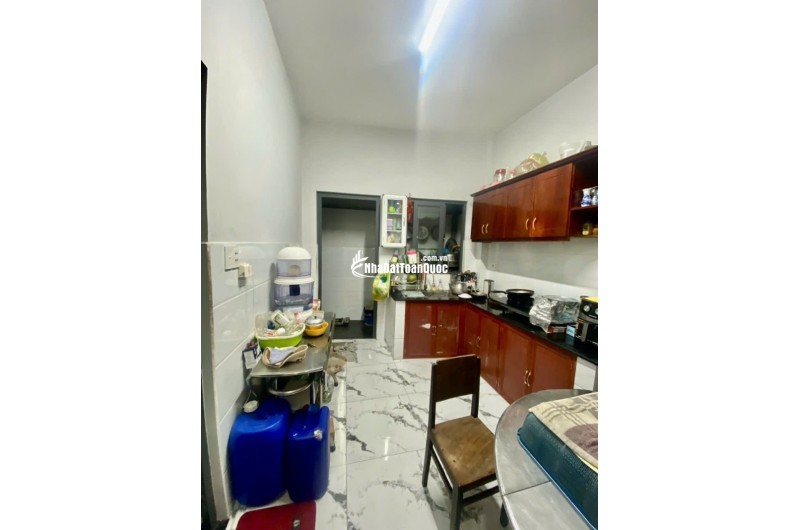 Bán nhà 74m2, 4PN, 3WC, Nguyễn Duy Trinh, Q.2, 6.15 tỷ, sổ hồng
