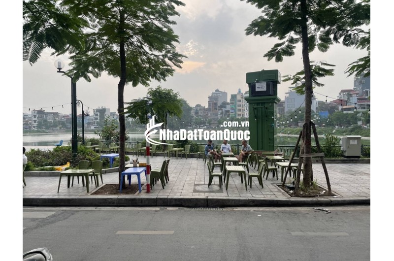 BÁN NHÀ MẶT HỒ LINH QUANG. ĐỐNG ĐA. 74M2 3 TẦNG GIÁ 23 TỶ- VỈA HÈ 2 BÊN KINH DOANH BẤT CHẤP.-  ÔTÔ TRÁNH -ĐOẠN ĐẸP NHẤT HỒ