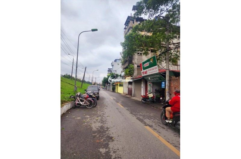 BÁN ĐẤT BÁT KHỐI 22tỷ 126m MẶT TIỀN 6m,NGÕ Ô TÔ TRÁNH ĐỖ,VỈA HÈ,LONG BIÊN