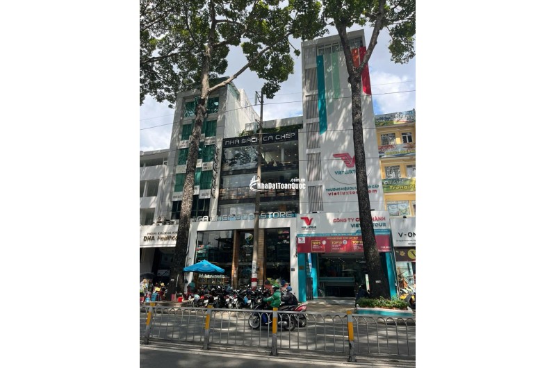 CHO THUÊ NHÀ NGUYÊN CĂN MẶT TIỀN 223 NGUYỄN THỊ MINH KHAI Q.1 - DT: 190M2- TRỆT- 5 LẦU.