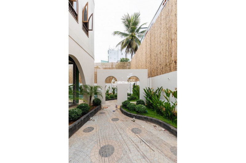CHÍNH CHỦ BÁN GẤP BIỆT THỰ PHONG CÁCH ĐỘC ĐÁO,THIẾT KẾ ẤN TƯỢNG VỚI DT:480m2.ĐẶNG VĂN BI TP.THỦ ĐỨC