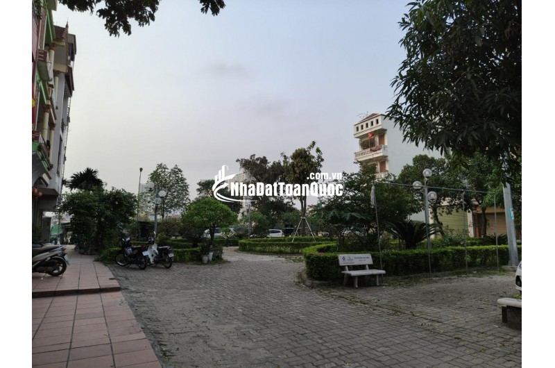 Căn góc - Khu phân lô Tái Định cư - mặt đường Tam Trinh. Nhà View Công Viên Mini, Hồ điều hòa. Giá 14,5 Tỷ