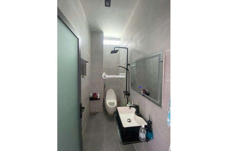 Bán nhà 80m², 5PN, 5WC, 4 tầng, Q.9, 7.4 tỷ, sổ hồng