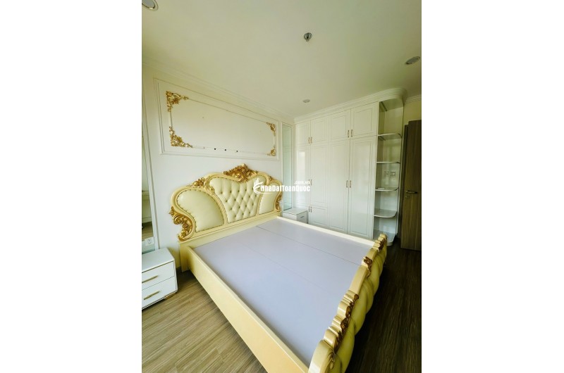 Chính chủ bán căn hộ 2PN 62m tòa S4, full nội thất, sẵn sổ, giá nhỉnh 4 tỷ