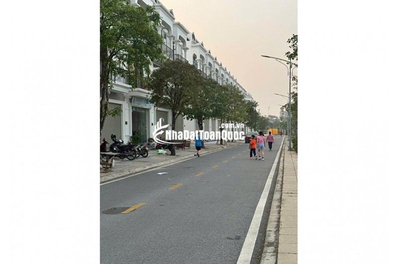 Bán căn liền kề Calyx Residence 319 Đông Anh sổ đỏ chính chủ view vườn hoa.