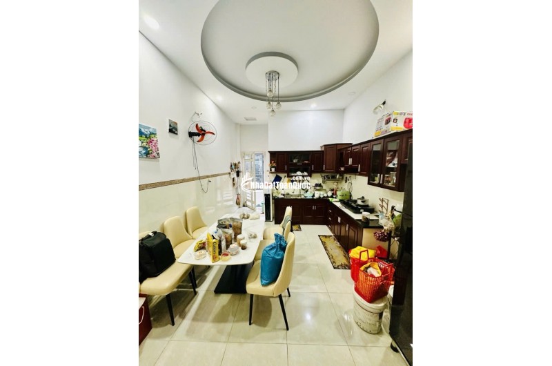 Nhà đẹp kiên cố - Ngay Hiệp Thành City - Hẻm xe hơi Trần Thị Hè - 4x17m - 3 tầng - 4.75 tỷ