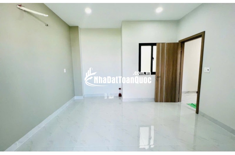 Bán nhà  gần Phú Mỹ Hưng,Huỳnh Tấn Phát,Phú Thuận,Quận 7, giá chỉ 3,95 tỷ.gọi ngay 0849131413 xem nhà