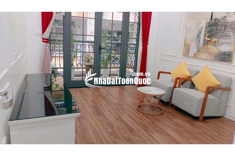 BÁN NHÀ NGỌC LÂM, LONG BIÊN, GẦN BẾN XE, TRƯỜNG HỌC, CHỢ, NHÀ PHÂN LÔ, Ô TÔ TRÁNH, FULL NỘI THẤT.