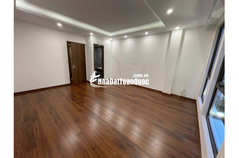 Bán Nhà Phố Hoàng Cầu - 45m x 7 Tầng Thang Máy - Ô Tô Đỗ Cửa - Giá 15,3 tỷ