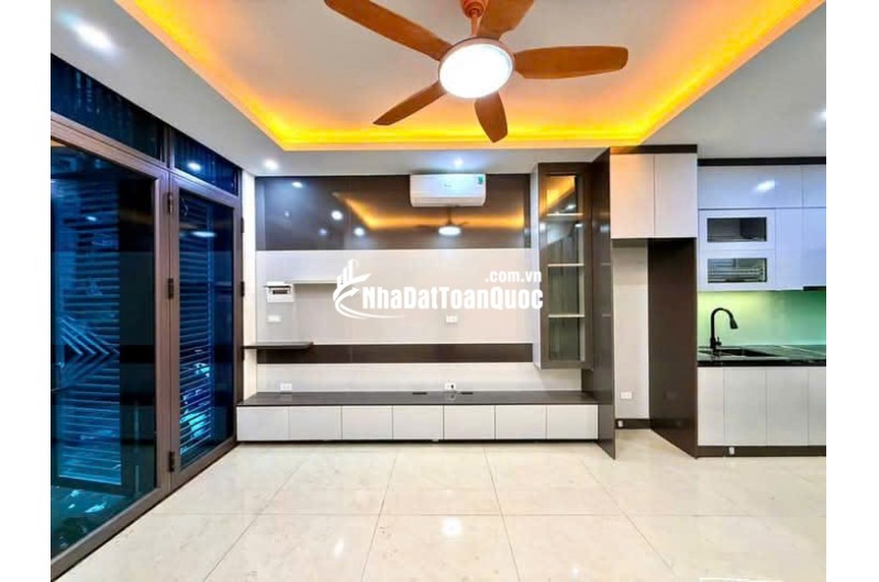 bán gấp tòa nhà dòng tiền 60m giá 13 tỷ tại hoàng văn thái thanh xuân