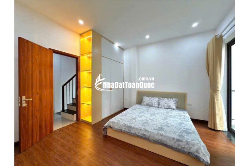 Chính chủ cần bán gấp nhà Hoàng Văn Thái 50m giá 13 tỷ khu phân lô quân đội , ô tô tránh