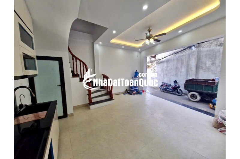 BÁN NHÀ MỚI ĐẸP - LÔ GÓC 2 THOÁNG - XE 4 CHỖ ĐỖ CỬA