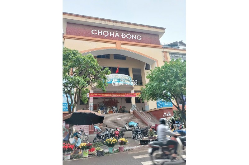 VÍP Lô góc Bà Triệu,Hà Đông,Dt 35m,4 tầng, giá 6 tỷ. Gần Ôtô, kinh doanh