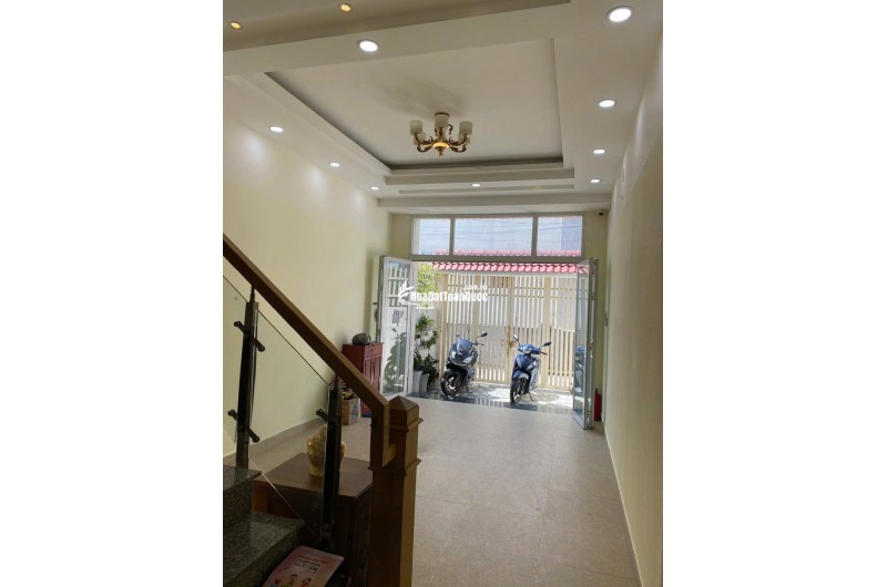 Bán nhà 65m2, 4 tầng, 3PN, 4WC, Linh Trung, Thủ Đức - 5.99 tỷ