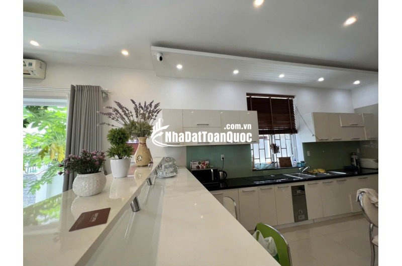 Bán nhà full nội thất như hình 5ty6  thuộc KĐT Vĩnh Điềm Trung, Nha Trang