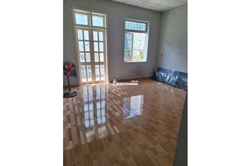 RẺ HIẾM CÓ - Nhà 2 tầng Nguyễn Trung Trực, dt 106m2, ngang 6m, sát mặt tiền, chỉ 3,85 tỷ TLCC