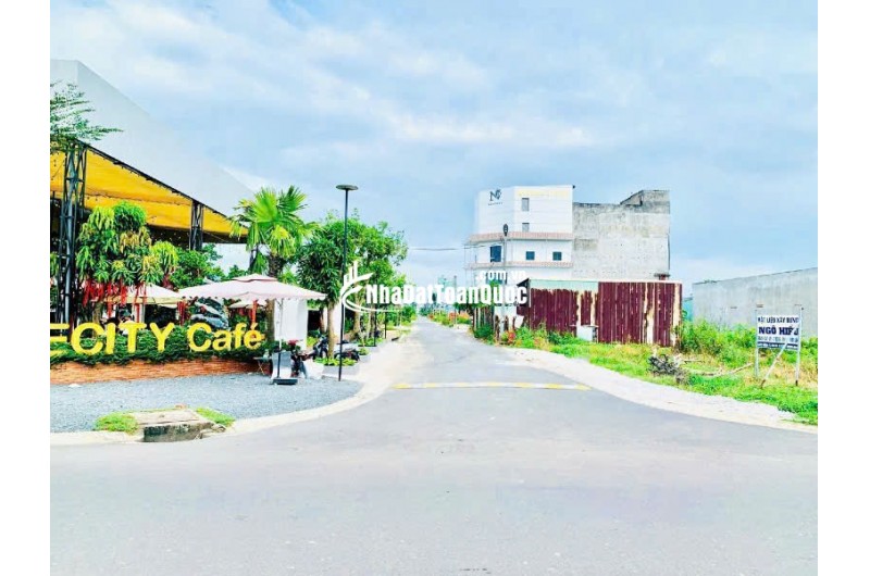 Với 1 tỷ3 là sở hữu lô đất ecocity TT. ĐỨC HOÀ, kdc đông đúc hiện hữu, an cư kinh doanh