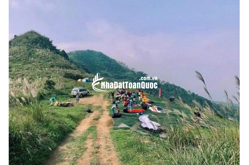 Bán đất khu vực Đồi Bù, Núi Bé, Chương Mỹ, Hà Nội. Dt 1700m có 300 ont, giá 7,5 tỷ.