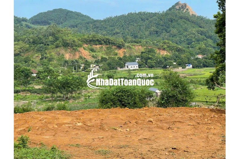 Bán đất khu vực Đồi Bù, Núi Bé, Chương Mỹ, Hà Nội. Dt 1700m có 300 ont, giá 7,5 tỷ.