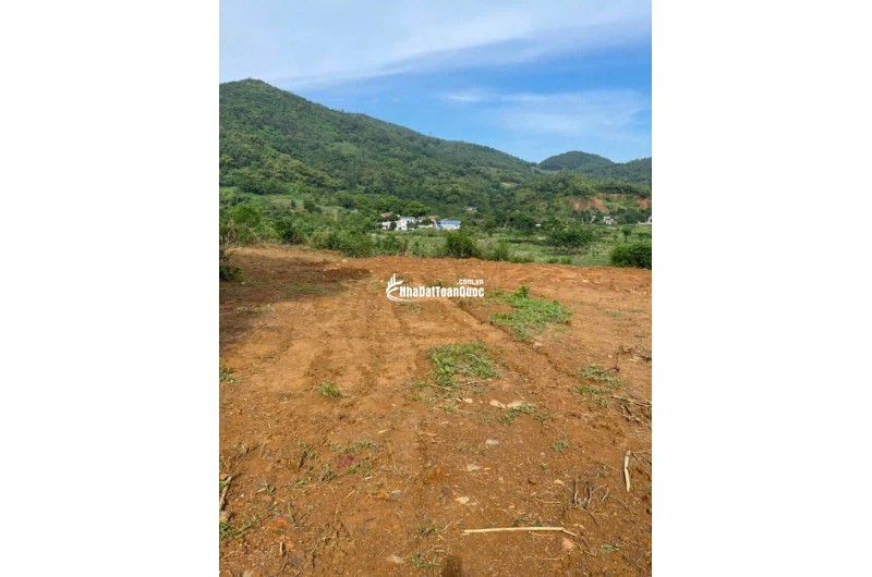 Bán đất khu vực Đồi Bù, Núi Bé, Chương Mỹ, Hà Nội. Dt 1700m có 300 ont, giá 7,5 tỷ.