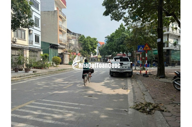 VỊ TRÍ ĐẮC ĐỊA – LÔ GÓC HIẾM – VỈA HÈ RỘNG – KINH DOANH – XÂY BIỆT THỰ

