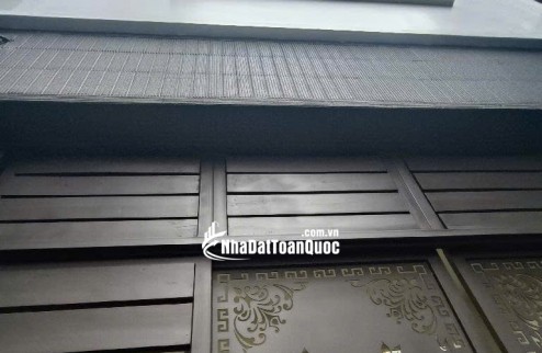 SIÊU PHẨM LẠC LONG QUÂN MỚI CỰC ĐẸP, 2 THOÁNG, DÂN XÂY Ô TÔ GẦN, BÃI XE NGAY NHÀ CHỈ 9.2 TỶ