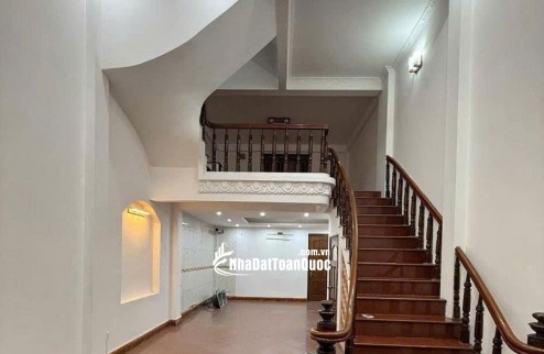 Bán Nhà Phố Vương Thừa Vũ 48m x 5 Tầng - Phân Lô - Cách Phố 10m - Giá 15,2 Tỷ