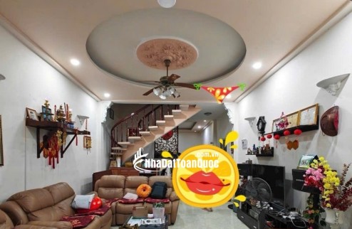 Bán nhà mặt phố Q.9, 77m², 7.4 tỷ, 3PN, sổ hồng