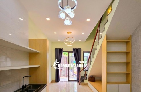 Bán nhà 66m2, 3 tầng, 4PN, 3WC, Q.9, 5,05 tỷ, sổ hồng