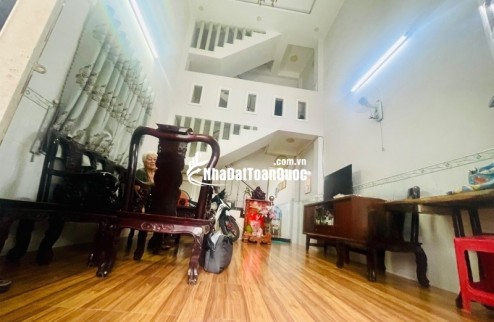 Bán nhà 4 tầng, 142m², 4PN, 3WC, Linh Xuân, Thủ Đức - 4.95 tỷ
