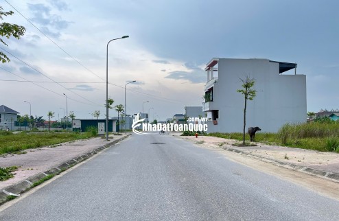 Cần bán gấp đất ngay TT  thị xã Nghi Sơn, Thanh Hóa, DT 108m2 đường 15.5m  giá chỉ 1 Tỷ.