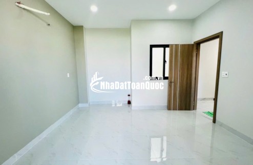 Bán nhà  gần Phú Mỹ Hưng,Huỳnh Tấn Phát,Phú Thuận,Quận 7, giá chỉ 3,95 tỷ.gọi ngay 0849131413 xem nhà