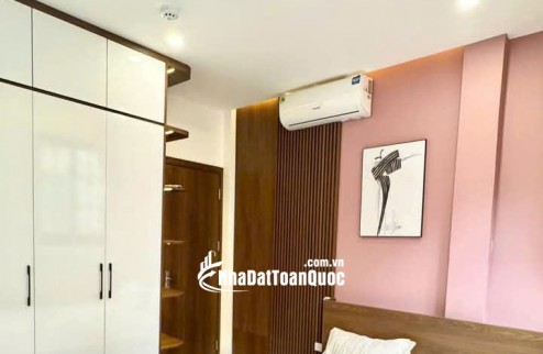 bán gấp tòa nhà dòng tiền 60m giá 13 tỷ tại hoàng văn thái thanh xuân