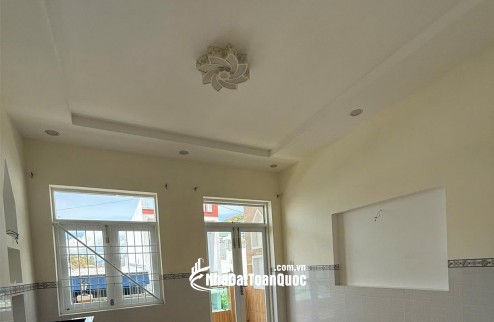 Cần bán nhà Vĩnh Hòa giá 3ty980 đường ô tô tránh nhau cách biển 700m